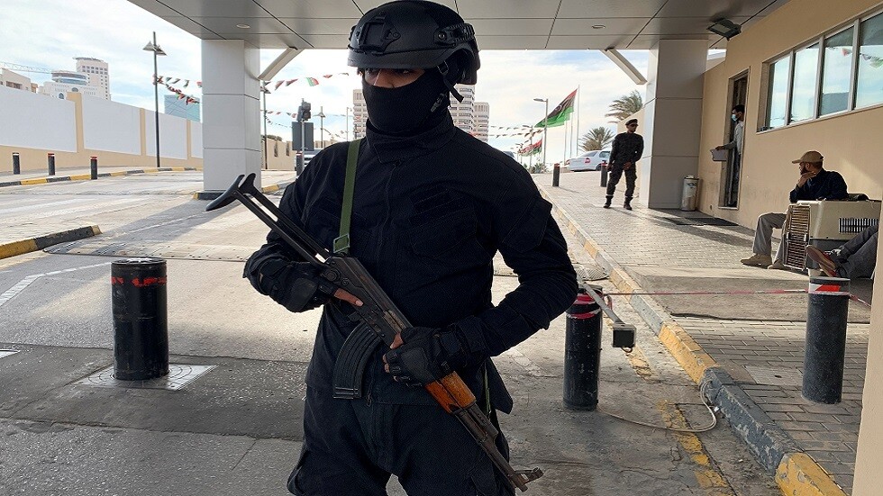 مجلس الرئاسة الليبي ينفي مهاجمة جماعات مسلحة فندقا يجتمع فيه المجلس