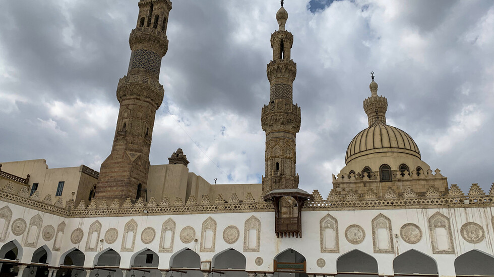 الأزهر يرد على دعوات مطالبة بتجنيد الفتيات في الجيش