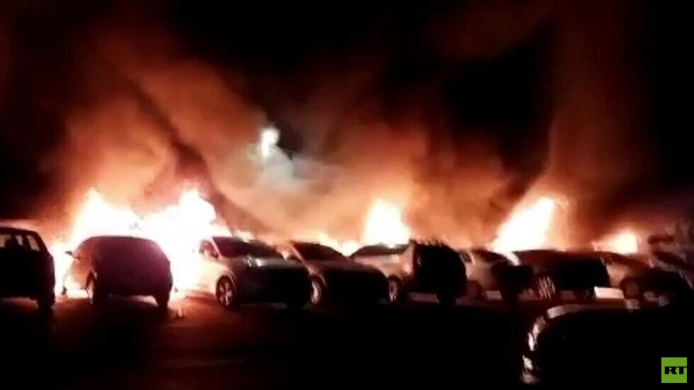 المواجهات تتجدد في مدن الداخل.. إحراق سيارات ومطعم.. وعمدة مدينة اللد يطلب التدخل السريع