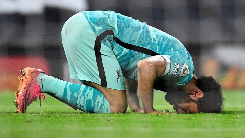 ليفربول يعلق على هدف صلاح التاريخي في مانشستر بعبارة عربية شهيرة (فيديو)