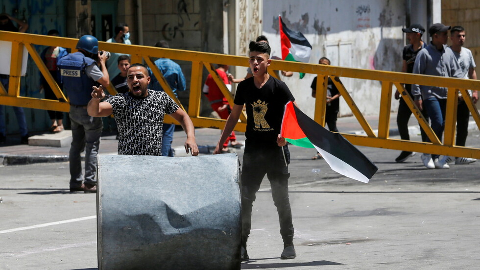 الصحة الفلسطينية: مجمل الإصابات جراء العدوان الإسرائيلي بلغ أكثر من 1300 بالضفة الغربية وغزة والقدس