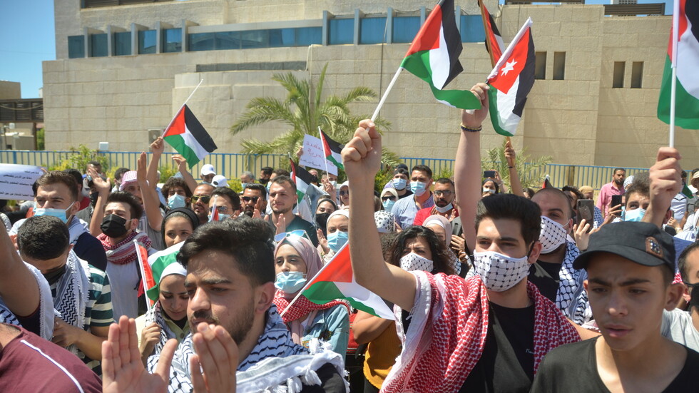 ناشطون أردنيون يدعون للاعتصام أمام السفارة الإسرائيلية في عمان