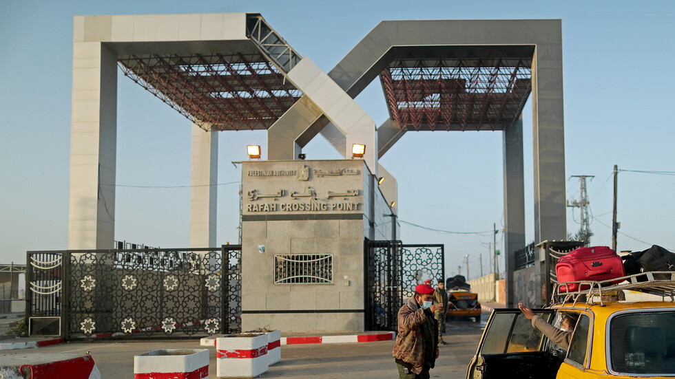 مصر تفتح معبر رفح قبل الموعد بيوم لاستقبال المرضى والمصابين من قطاع غزة