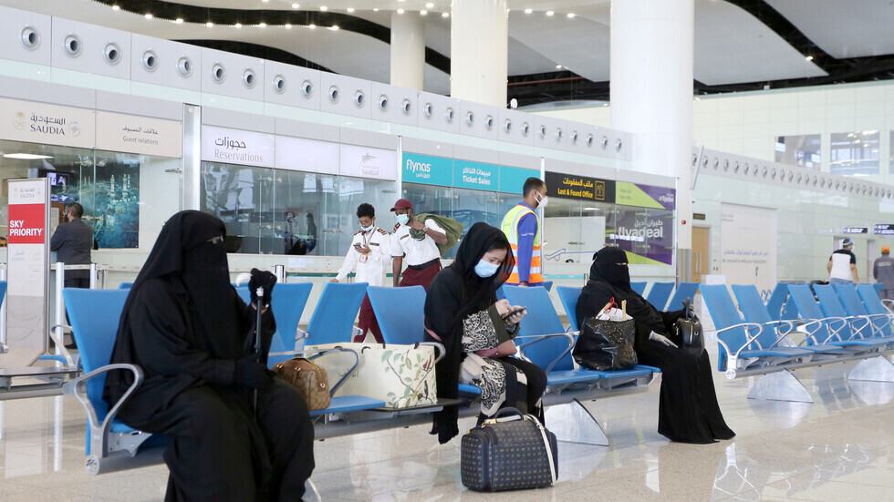 السعودية تمنع مواطنيها من السفر إلى 13 دولة دون إذن مسبق