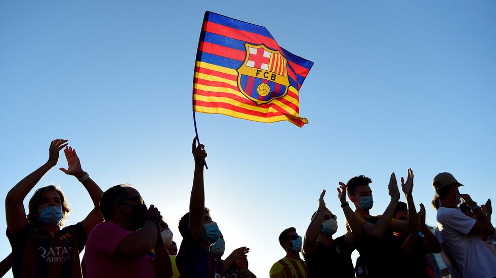 برشلونة يحدد أول ضحاياه لهذا الموسم