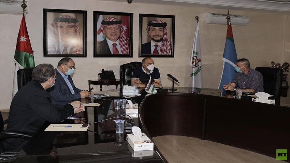 بعد انقطاع التيار الكهربائي بمختلف محافظات الأردن.. الخصاونة يعقد اجتماعا طارئا