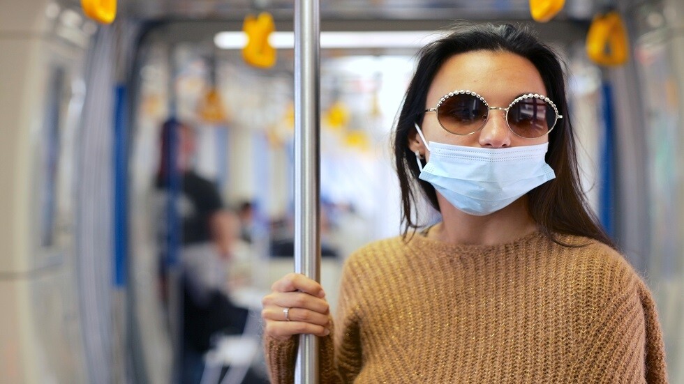 بروفيسورة روسية: النظارات تقلل 3 أضعاف من خطر الإصابة بفيروس كورونا