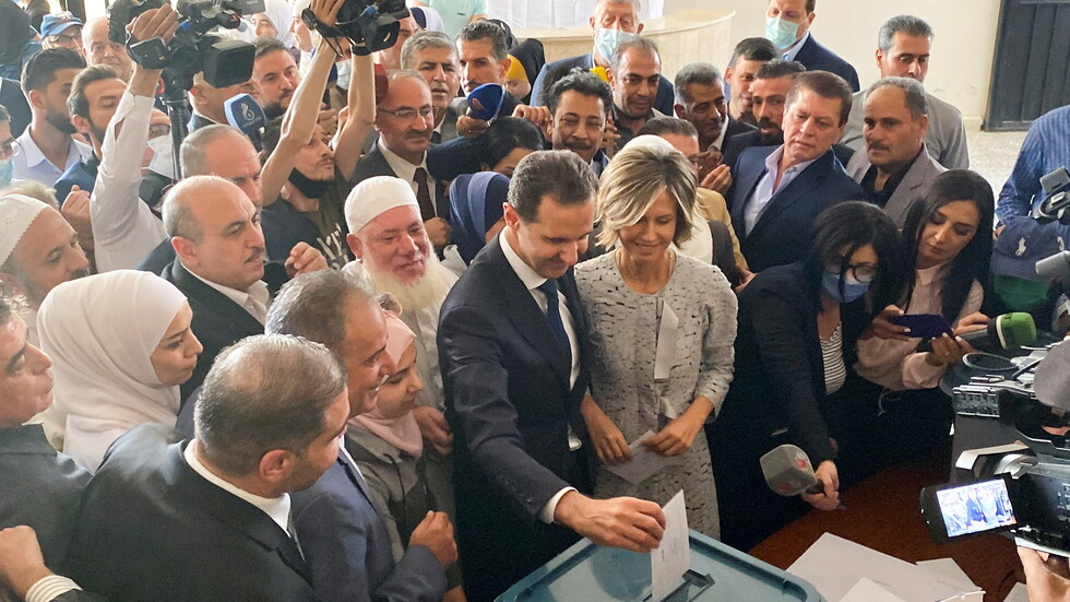 الأسد للغرب عقب الإدلاء بصوته في دوما: قيمة آرائكم عن الانتخابات السورية صفر