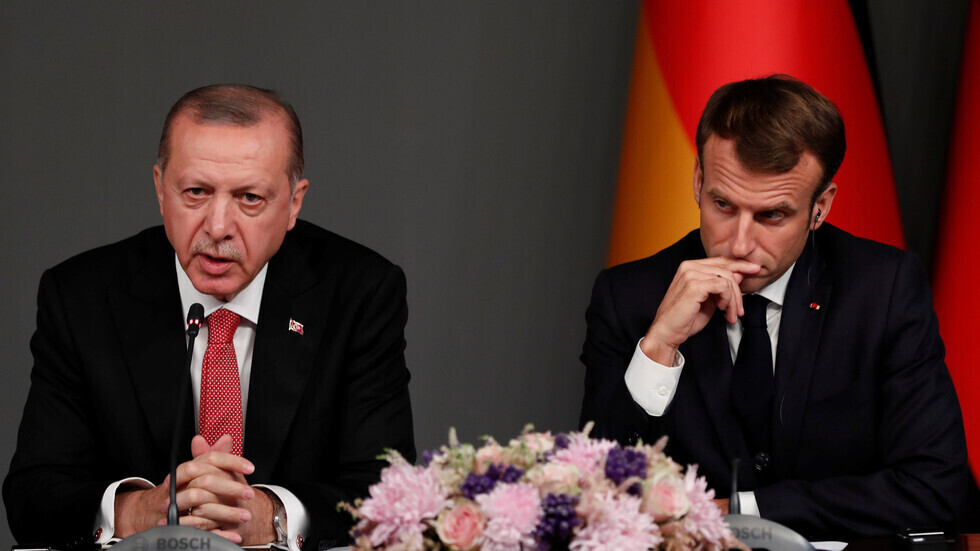 أردوغان مهاجما ماكرون مجددا: نعلم مع من يعمل في ليبيا وسوريا