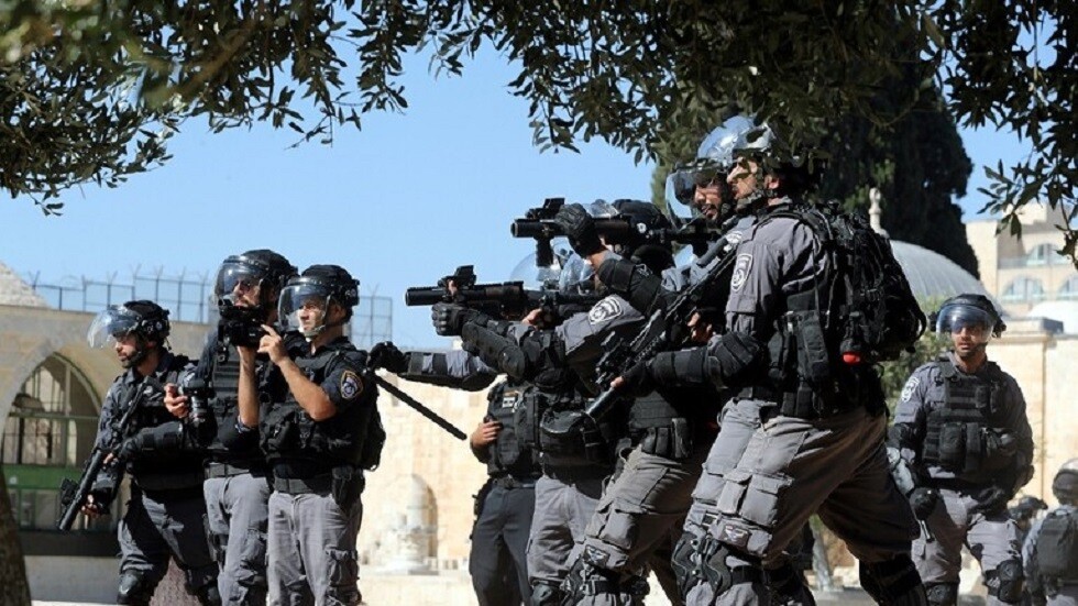 إصابة ضابطي شرطة إسرائيليين بعملية طعن في مستوطنة بالقدس