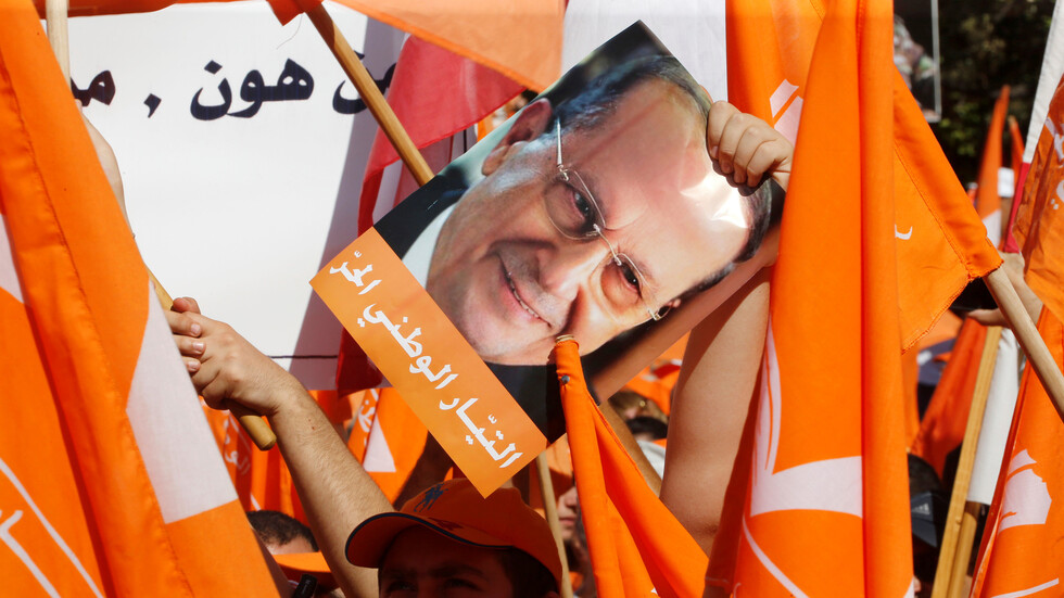 "التيار الوطني الحر" يؤكد التزامه بحكومة اختصاصيين برئاسة الحريري