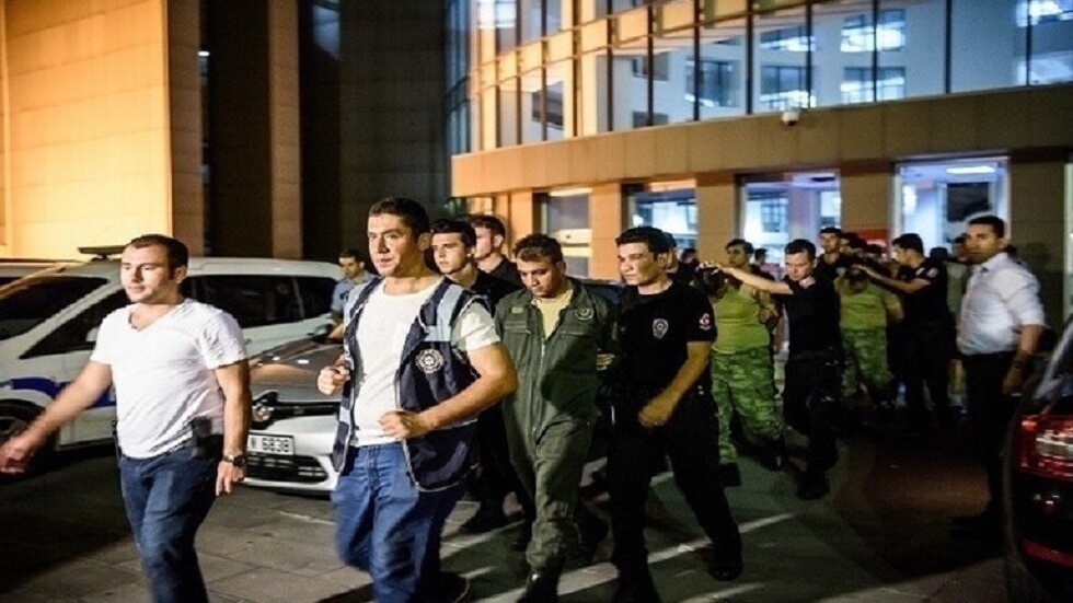 تركيا.. اعتقال 40 طالبا عسكريا من أتباع غولن المعارضين لأردوغان