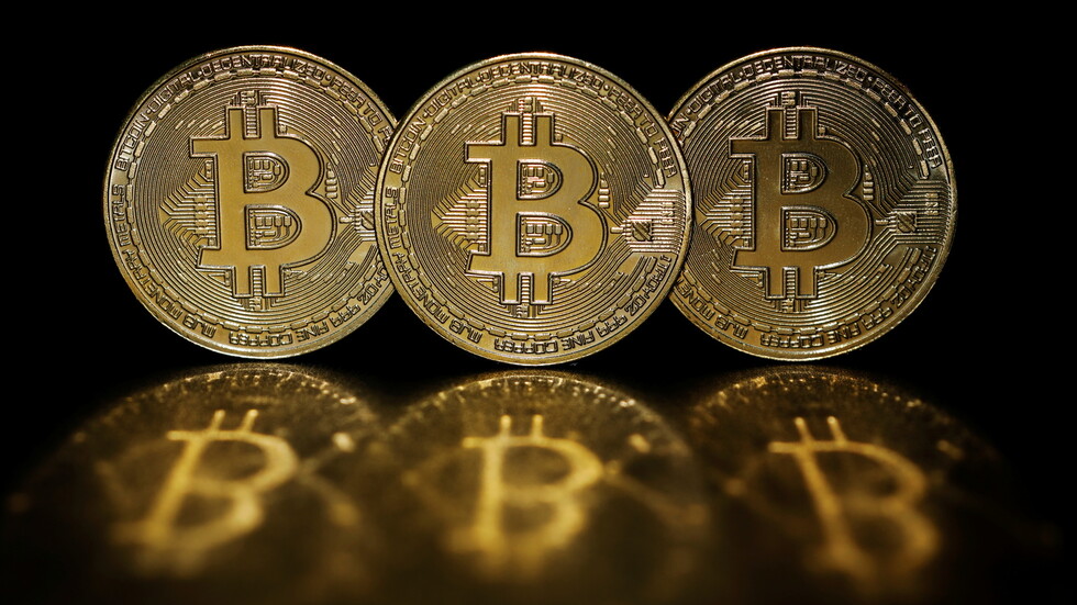 "بتكوين" تصعد 8.5 بالمئة إلى 36265 دولارا