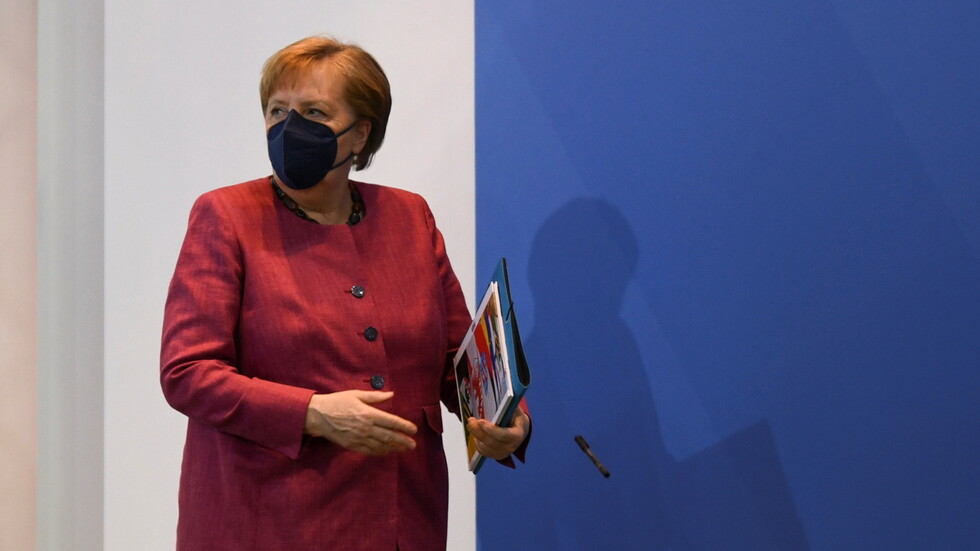 مصادر: ميركل ستتوجه إلى قمة G7 على الرغم من حالات كوفيد في فندق حراسها