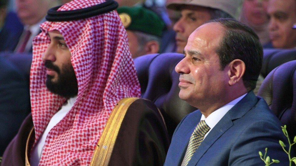 الرئيس المصري يستقبل ولي العهد السعودي (صورة)