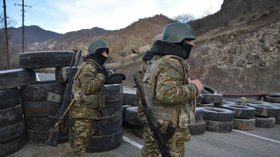 الدفاع الأرمنية تنفي قصف مواقع القوات الأذربيجانية على الحدود