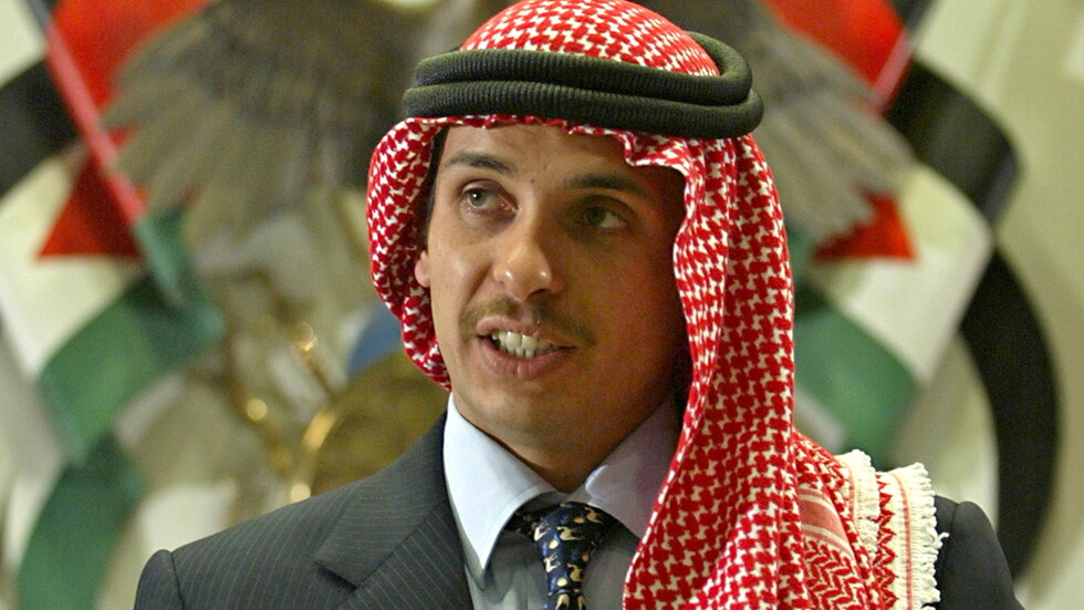 اعترافات منسوبة لرئيس الديوان الملكي السابق: "الأمير حمزة كان حاقدا على الملك منذ تغيير ولاية العهد"