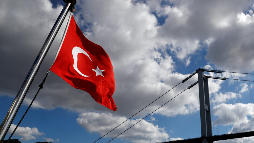 "CNN" التركية: المحكمة الدستورية توافق على لائحة اتهام حول حظر حزب "الشعوب الديمقراطي" الكردي