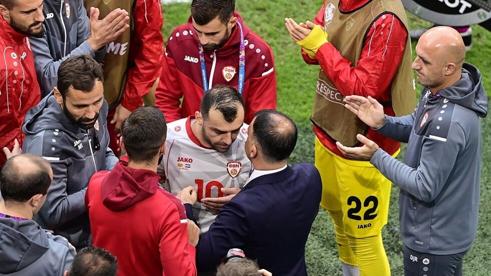 مدرب يعلن رحيله بعد الخروج من "يورو 2020"  وممر شرفي للاعب مخضرم