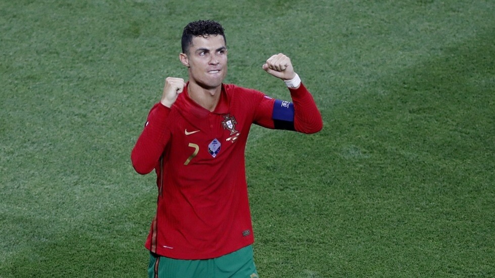 شاهد.. رونالدو يسجل هدفا تاريخيا في مرمى فرنسا في 
