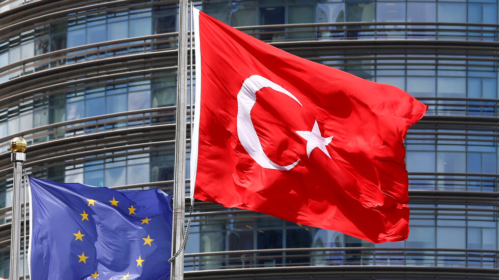 المحكمة الأوروبية لحقوق الإنسان تدين تركيا لاحتجازها قاضيا