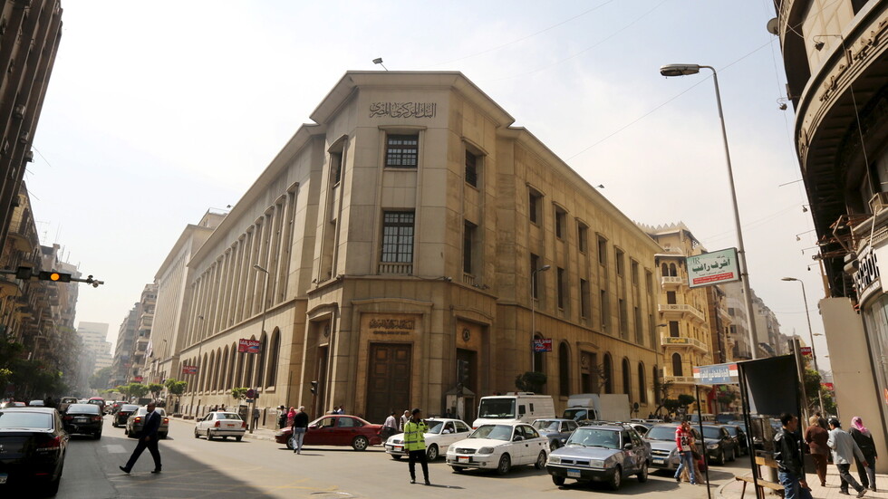 البنك المركزي المصري: هبوط إيرادات السياحة 67.4% في أول 9 أشهر من السنة المالية الأخيرة
