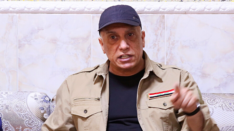 الكاظمي يقيل مسؤولين بوزارة الكهرباء ويوجه بفتح تحقيق في حالات التقصير