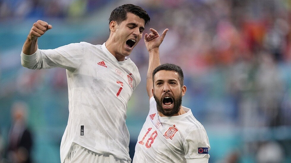 أمم أوروبا. إسبانيا تصعق سويسرا بهدف مبكر (فيديو)