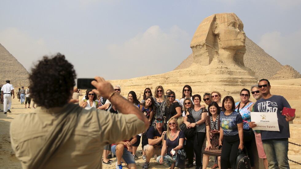 مصر تسمح لـ 74 جنسية حول العالم بالحصول على التأشيرة السياحية إلكترونيا