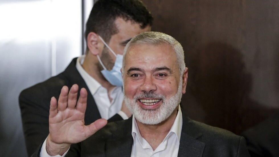 هنية يهنئ إبراهيم رئيسي إثر انتخابه رئيسا لإيران