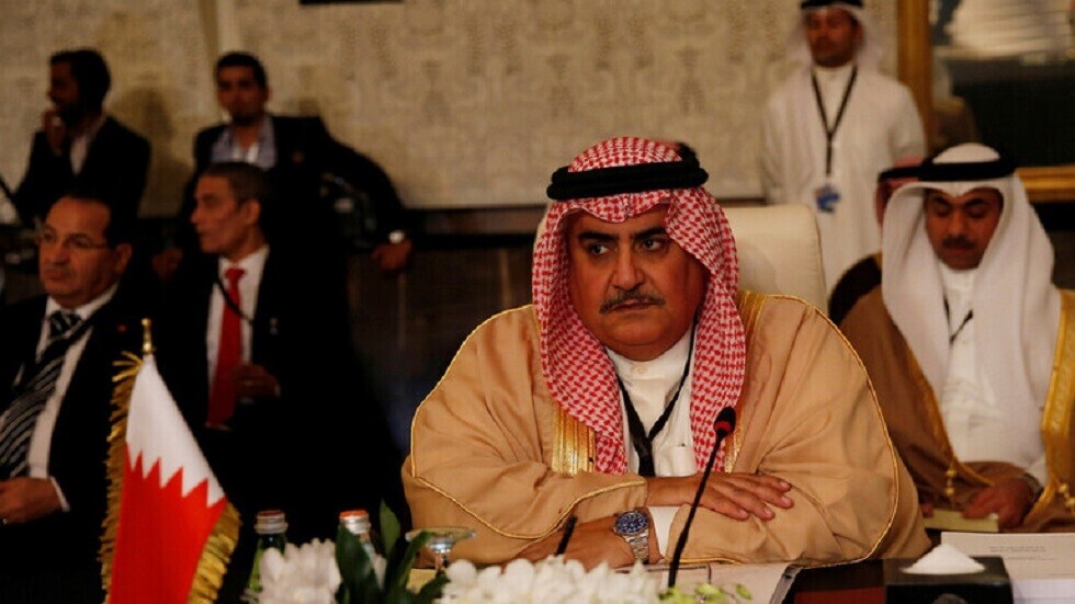 "يوم حزين في البحرين".. مستشار الملك ينعى شخصية شهيرة في البلاد
