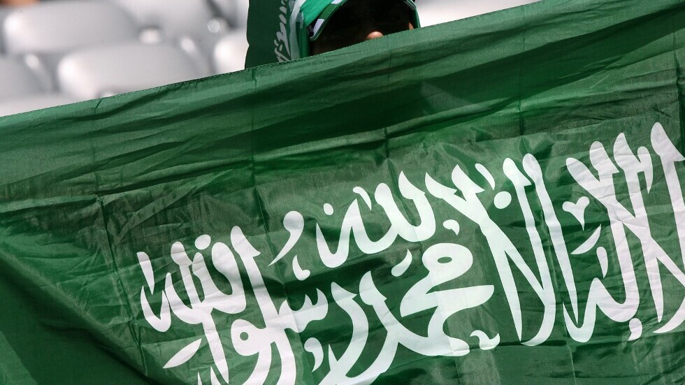 السعودية توجه نداء عاجلا لمواطنيها الموجودين في إندونيسيا وتطالبهم بالعودة