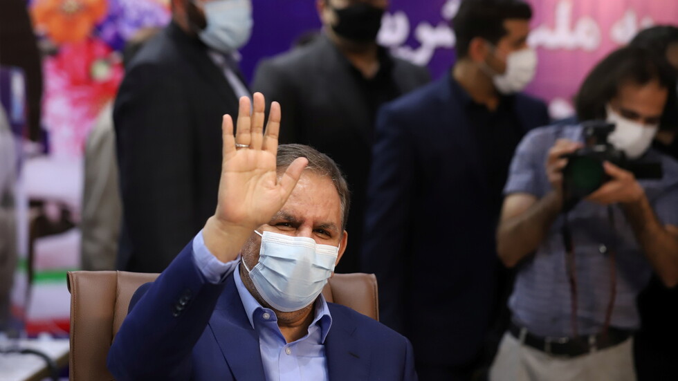 شاهد.. زعماء عشائر إيرانية يعربون خلال لقاء مع نائب الرئيس عن غضبهم من أداء الحكومة