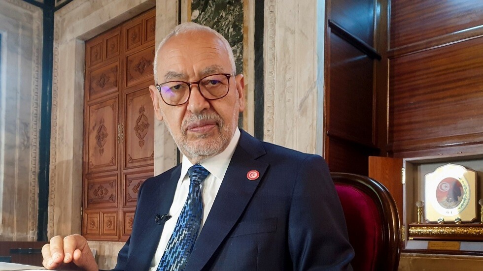الغنوشي: لم أتصل بقيس سعيد الذي استشارني لكنه لم يعلمني بقراراته