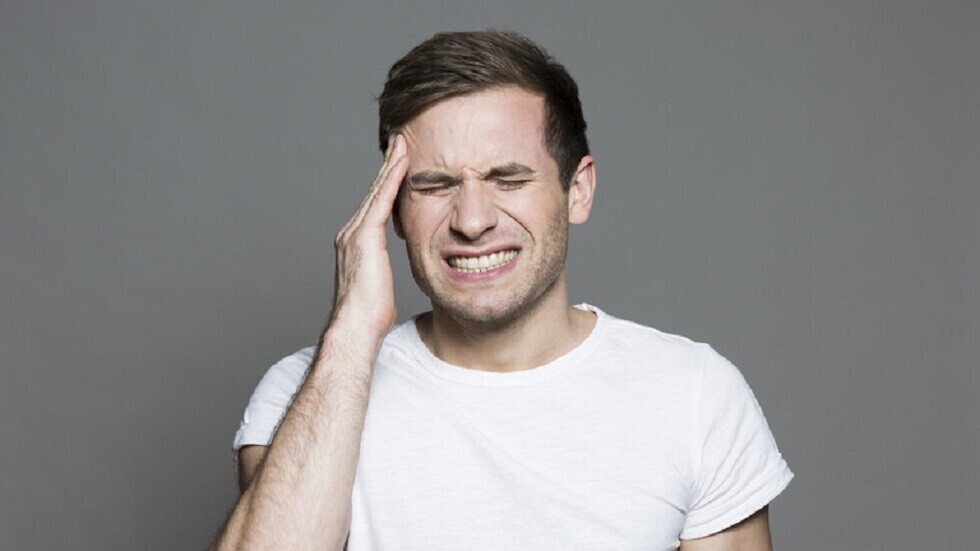 لماذا يستيقظ البعض مع شعور بالصداع؟