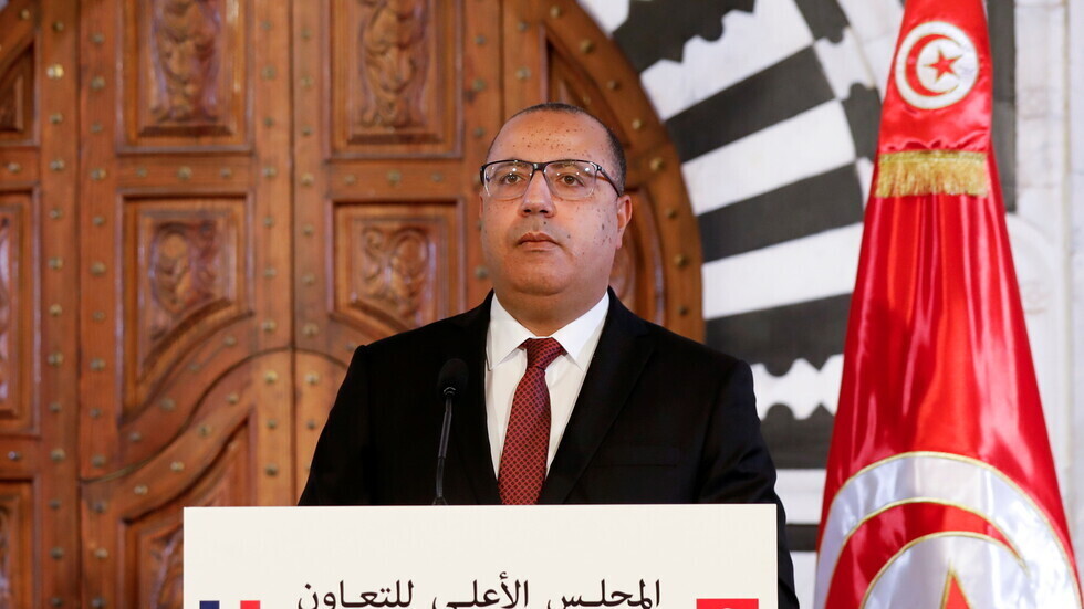 مصادر تكشف عن مكان وجود رئيس الوزراء التونسي المعزول بعد أنباء عن احتجازه