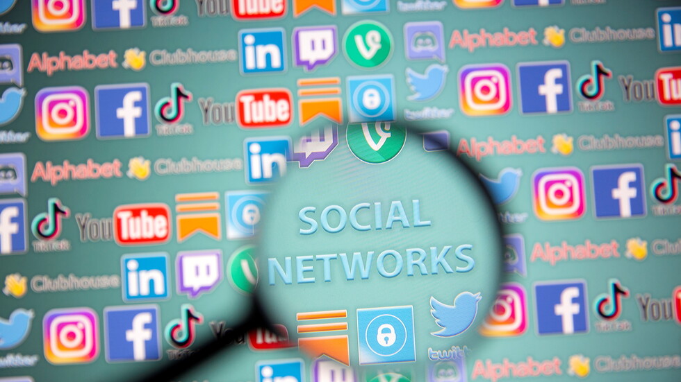 إيران.. إقرار قانون للإشراف على نشاط مواقع التواصل الاجتماعي واستخدام الإنترنت