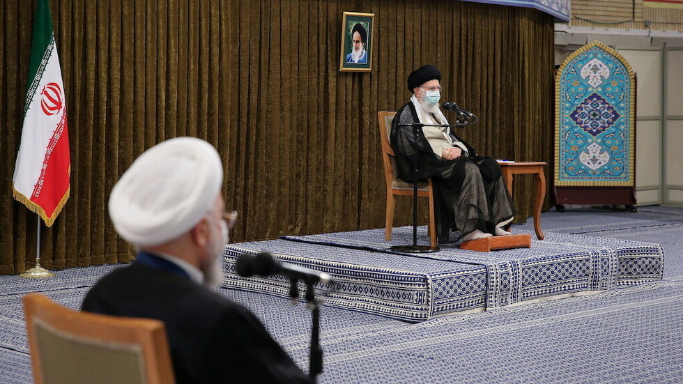 خامنئي في آخر لقاء بحكومة روحاني: أداء هذه الحكومة كان مرضيا في بعض الملفات وغير مُرض بالآخر