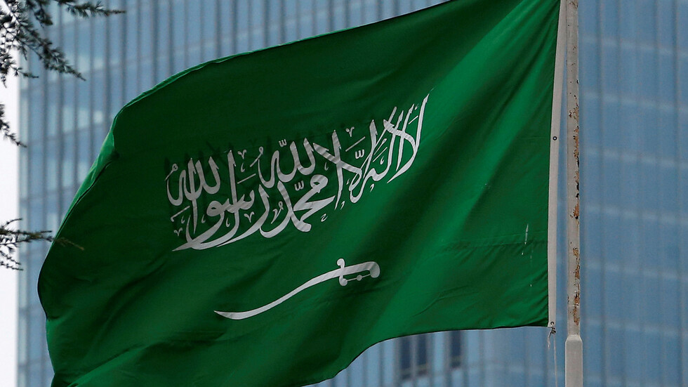 مع فتح أبوابها للسياح.. ما هي الجنسيات المؤهلة للحصول على التأشيرة السياحية السعودية؟
