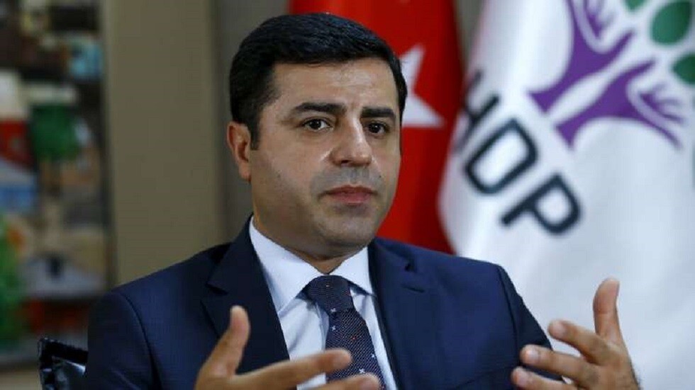 دمرداش يحمل حكومة أردوغان مسؤولية حرائق الغابات