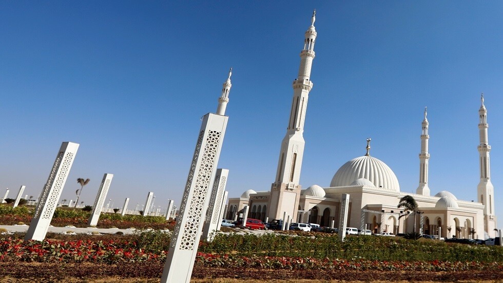 مصر .. معلومات عن مسجد "الفتاح العليم" الظاهر على الـ10 جنيهات الجديدة