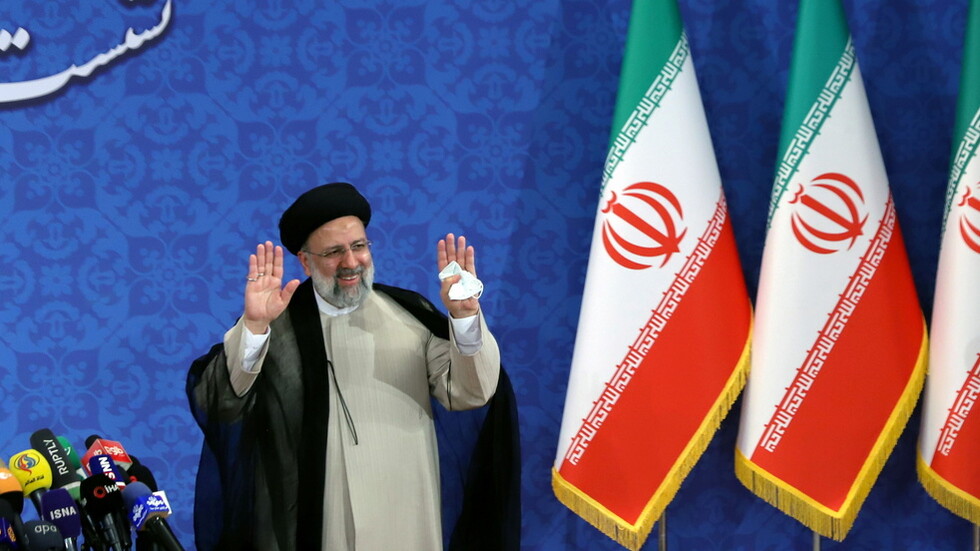 بينهم 10 رؤساء دول.. مسؤول إيراني يكشف من سيحضر مراسم أداء رئيسي اليمين