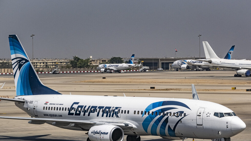 مصر.. معاقبة طيارين على خلفية إجلاسهما طاقم الضيافة في مقاعد الدرجة الأولى