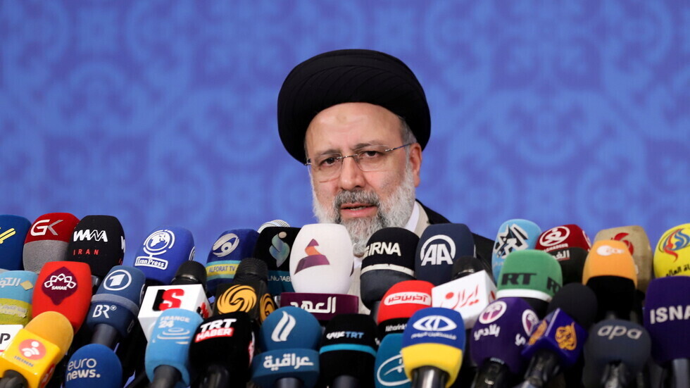 الرئيس الإيراني الجديد يستقبل وفدا حوثيا برئاسة محمد عبد السلام