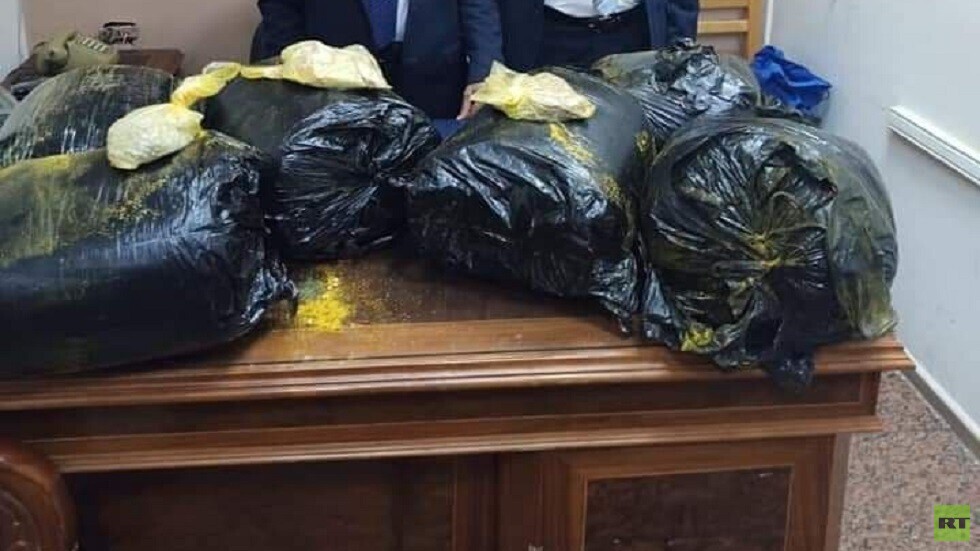 مصر.. جمارك مطار القاهرة تحبط محاولة تهريب كمية من مخدر القات (صور)