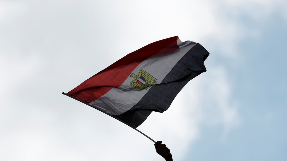 مصر.. إصابة فنان كبير بأزمة قلبية مفاجئة