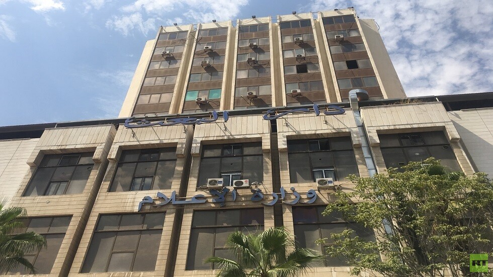 من هو وزير الإعلام السوري الجديد؟