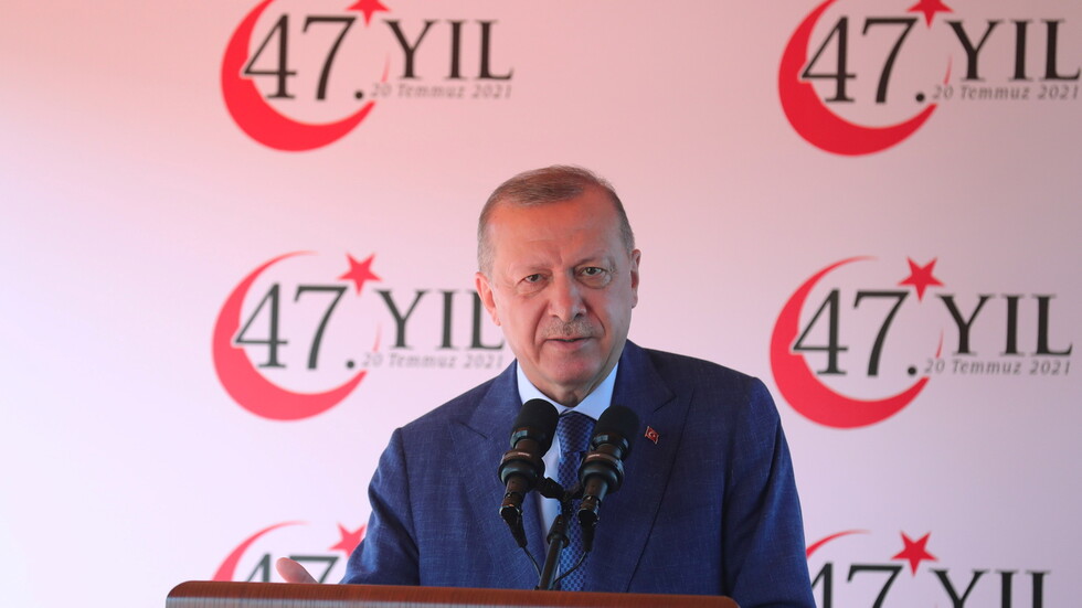 أردوغان يقول إنه قد يجتمع مع زعيم "طالبان" من أجل السلام في أفغانستان