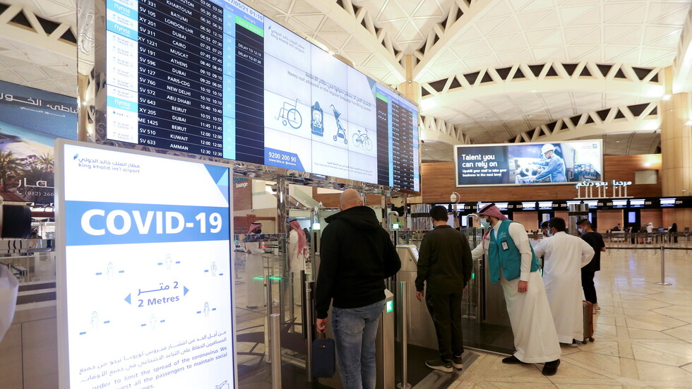السعودية  تدخل تسهيلات في مجال تمديد صلاحية تأشيرات الزيارة آليا