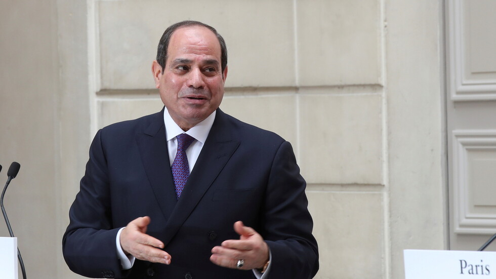 السيسي: النمو السكاني الذي فوق طاقة البلد قد يؤدي إلى تدميرها